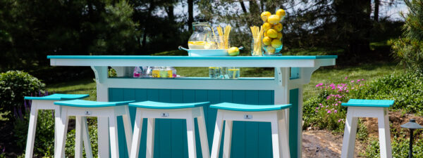 Outdoor bar with 2 saddle stools